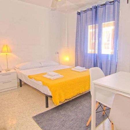 Low Cost Room Málaga Dış mekan fotoğraf