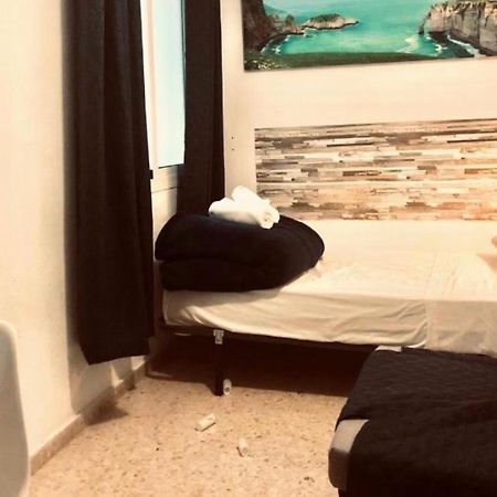 Low Cost Room Málaga Dış mekan fotoğraf