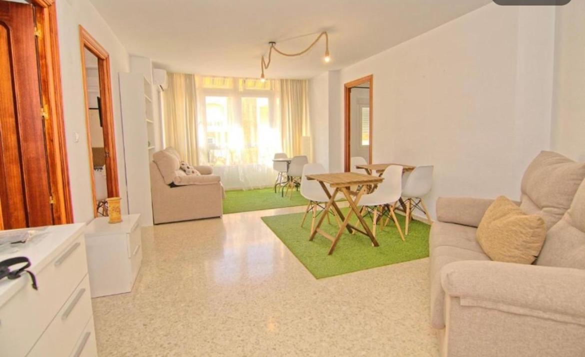 Low Cost Room Málaga Dış mekan fotoğraf