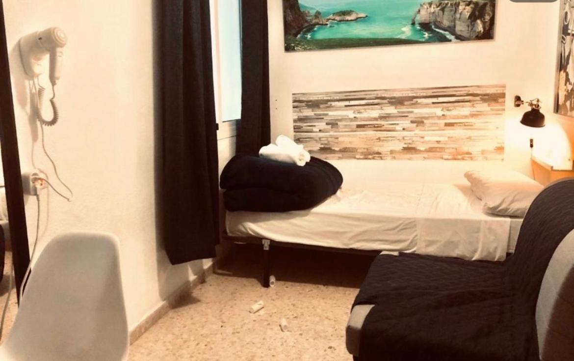 Low Cost Room Málaga Dış mekan fotoğraf