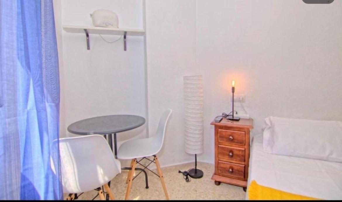 Low Cost Room Málaga Dış mekan fotoğraf